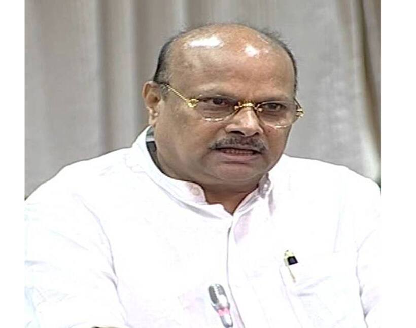 సీఎం జగన్ ది కొంగజపం... ఆయన తడిగుడ్డతో గొంతుకోసే రకం : మాజీ మంత్రి యనమల