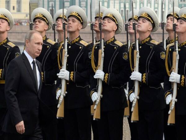 putin orders to dismiss 755 american embassy staffs