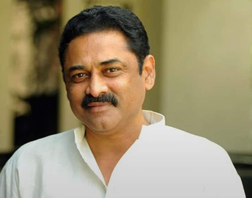 అశ్రునయనాలతో.. కడసారిగా..