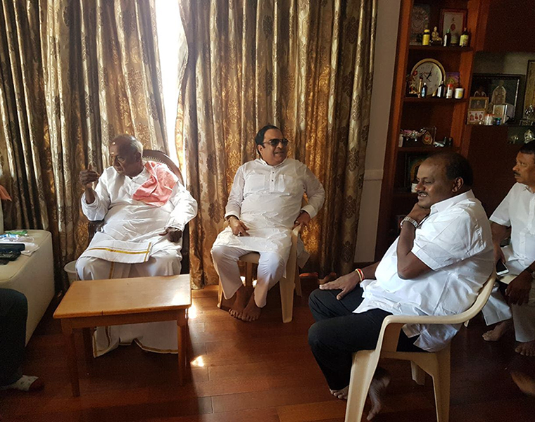 Congress Leader CM Ibrahim Bats for JDS HD Kumaraswamy and Devegowda rbj