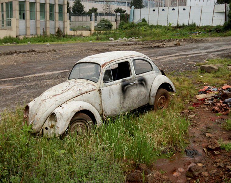 dead body found in a parked car at hyderabad