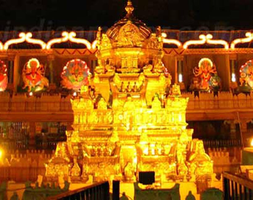 Vijayawada: ఇంద్రకీలాద్రిపై ఘనంగా దసరా వేడుకలు షురూ... పోటెత్తిన భక్తులు