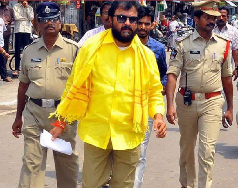 టీడీపీ నేత చింతమనేని ప్రభాకర్ అరెస్ట్, ఏలూరులో ఉద్రిక్తత