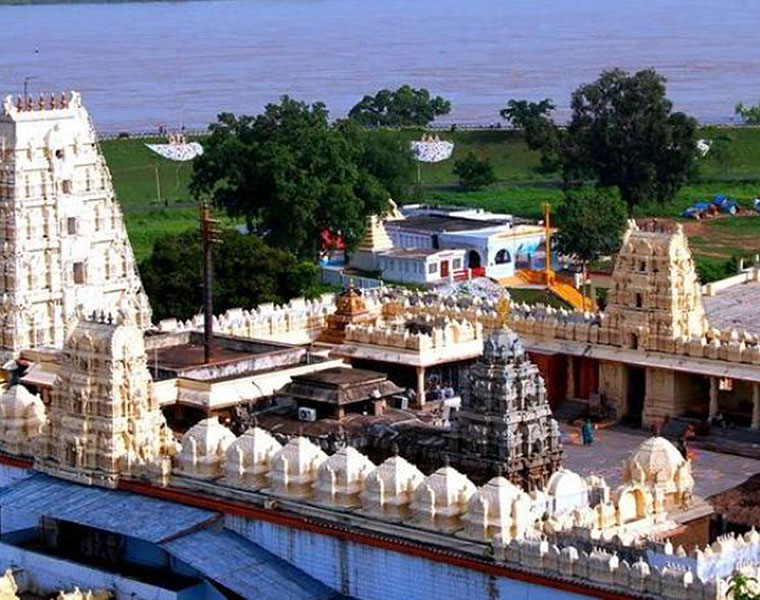 Bhadrachalam  Temple Staff obstructed  Police   not seize  laddu counter