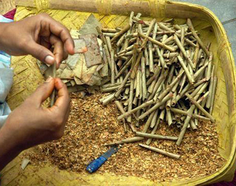 Tamil Nadu Beedi manufacturing giant Seyadu Beedi Company raided