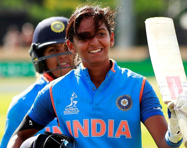 Harmanpreet kaur breaks ms dhoni rohit sharma record in t20 cricket