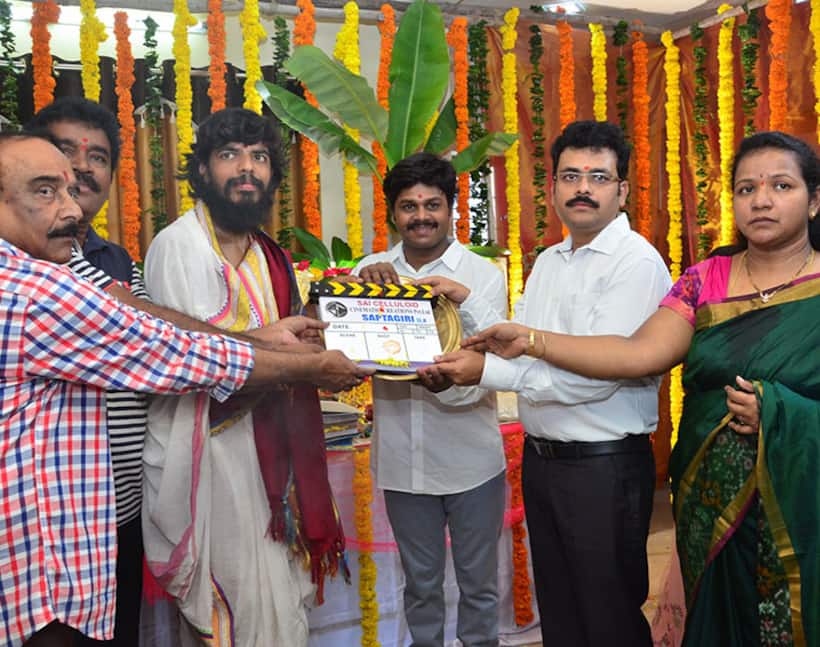 హిందీ సూపర్‌హిట్‌ జాలీ ఎల్‌.ఎల్‌.బి. ఆధారంగా సప్తగిరి హీరోగా 'సప్తగిరి ఎల్‌.ఎల్‌.బి' ప్రారంభం