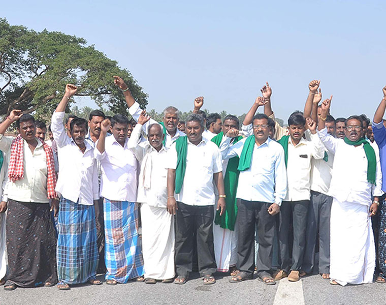 Raita Sangha Stage a Protest by Closing Road