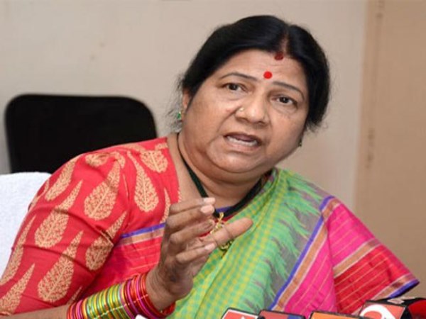 nannapaneni rajakumari slams on alla ramakrishna reddy