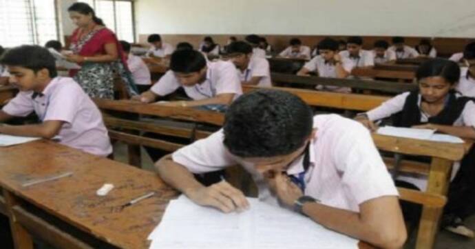 CBSE बोर्ड परीक्षा 2021 में एक कमरे में बैठेंगे सिर्फ 12 स्टूडेंट्स, बढ़ेगी परीक्षा केंद्रों की संख्या