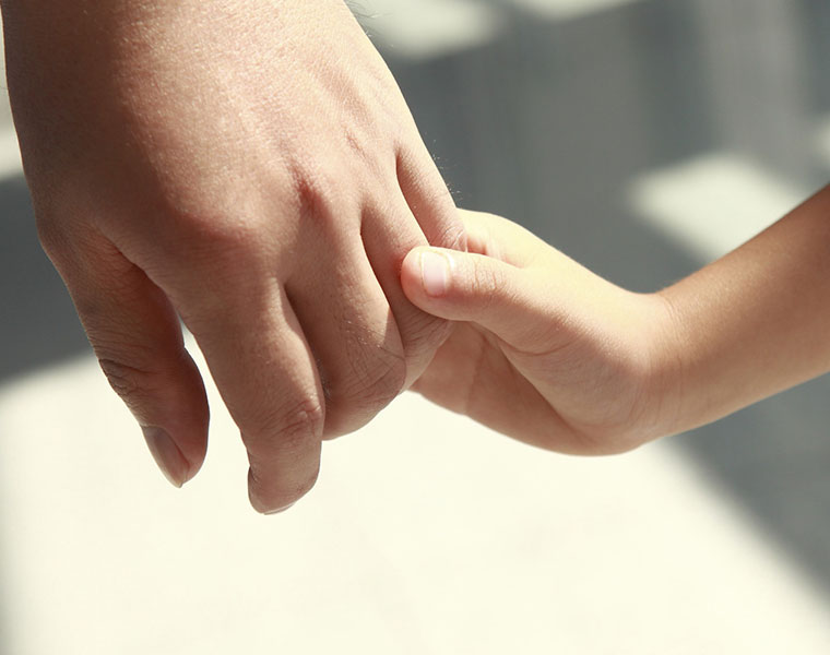 Adorable 5-year-old daughter guides her blind dad