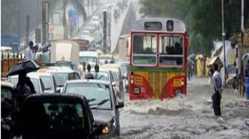 22 people die due to heavy rains in Mumbai