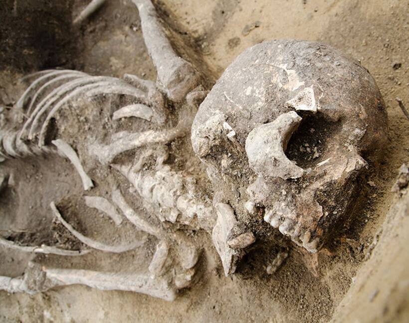 Too weak to cremate son, 85 year old woman lives with his dead body for 2 days