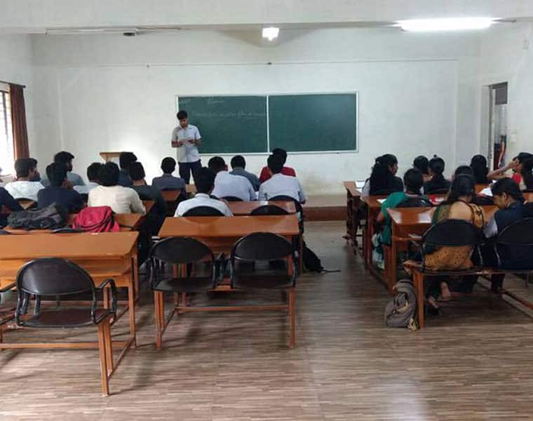 Minister Ponmudi said that 1895 honorary lecturers will be selected for the government college