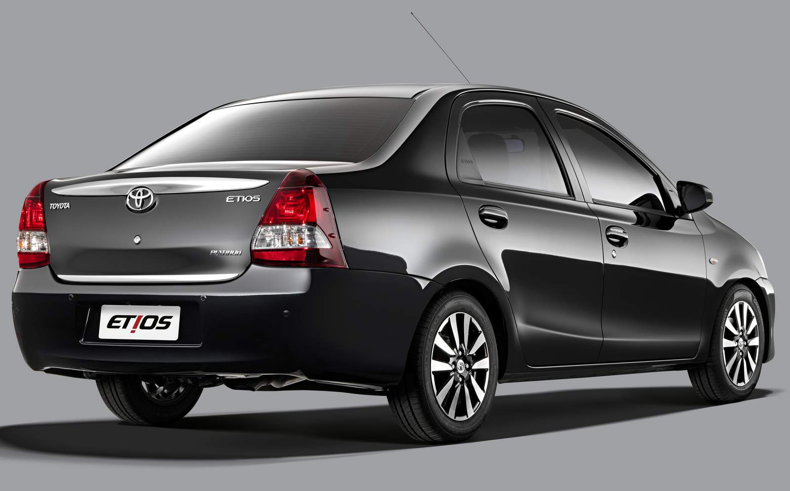 Toyota etios corolla altis car discontinued in india