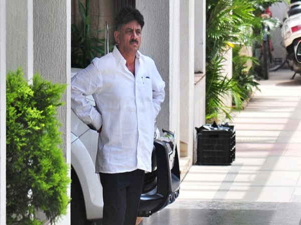 shivakumar in income tax office