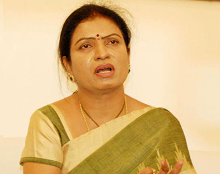 dk aruna supports etela rajender comments and slams revanth reddy ksm