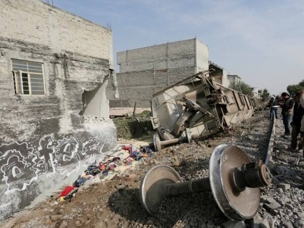 Train Derailment in Mexico City Suburb Kills at Least Five - The Wire