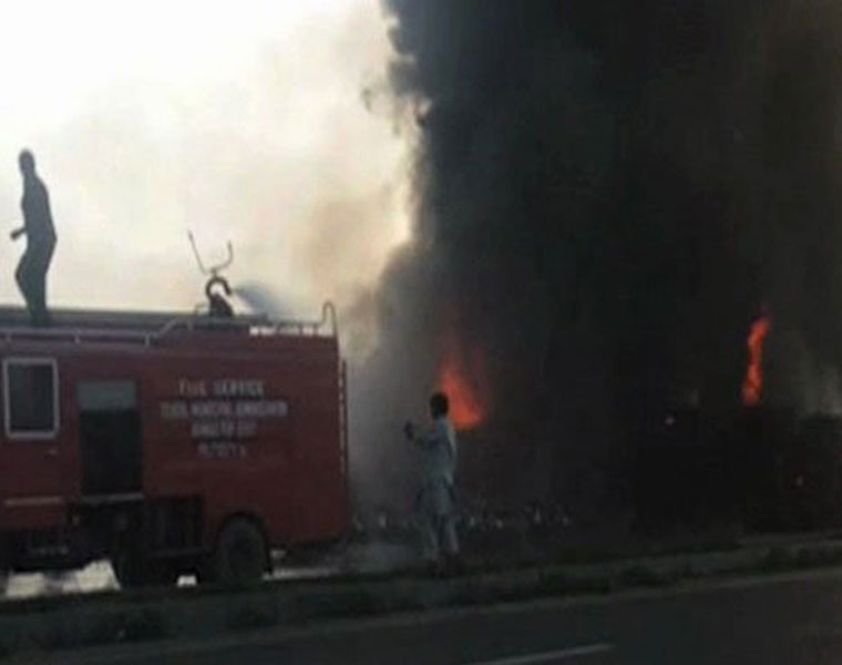 Pakistan oil tanker fire 120 killed 130 injured