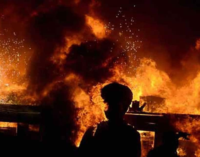 17 dead in a massive blaze at a firecracker storage unit in Delhi