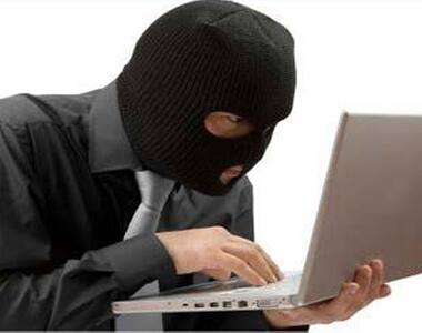 Woman cheated of Rs 2.60 lakh on the promise of marriage by a man she met online