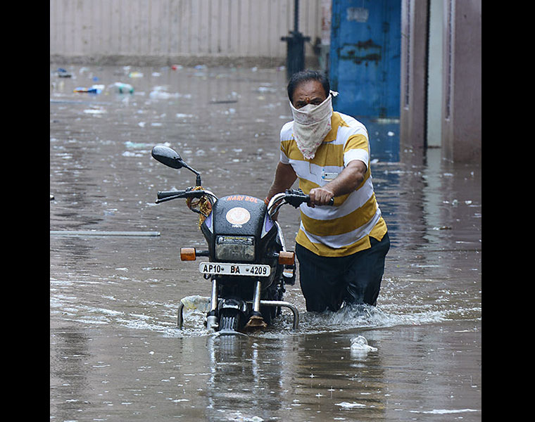 Heavy Rainfall Continues in Hydarabad