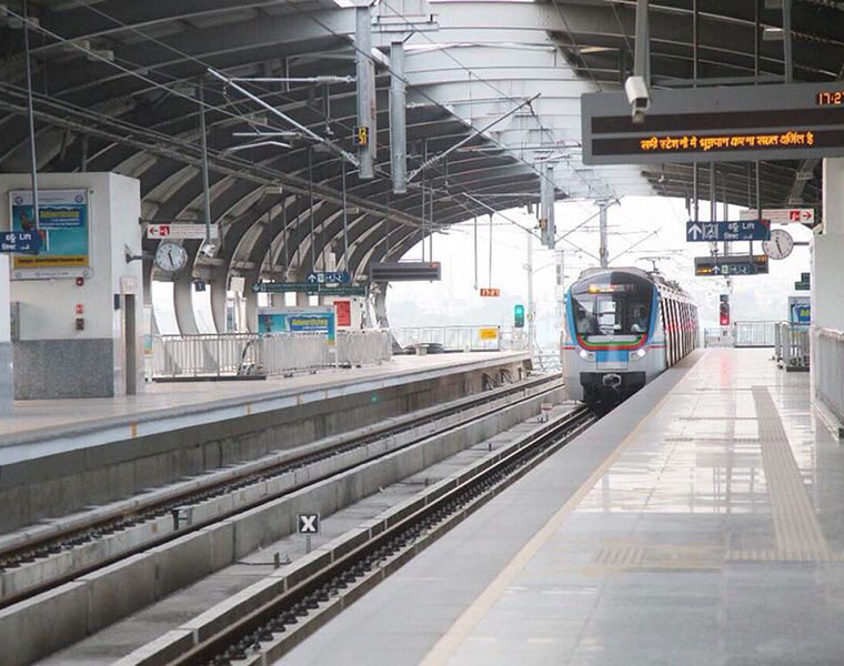 hyderabad metro train halted at moosarambagh due to technical problem