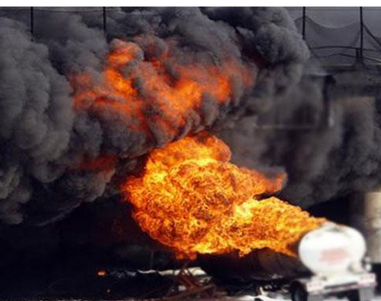 oil tanker explosion killed more than 70