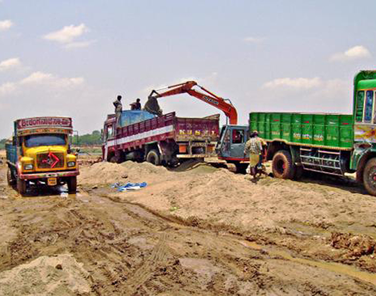 Illegal sand Mafia at Devadurga in Raichur grg