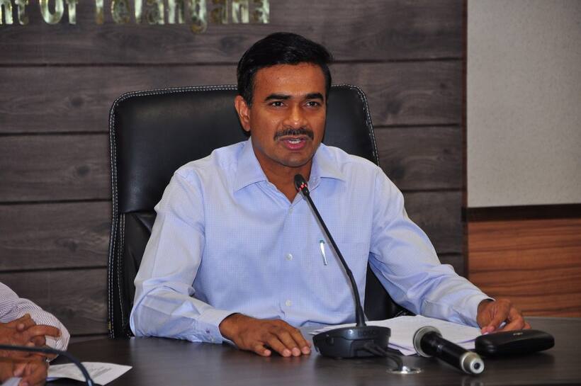 వెపన్స్ డిపాజిట్ చేయండి.. ఎన్నికల వేళ సీవీ ఆనంద్ కీలక ఆదేశాలు.. 