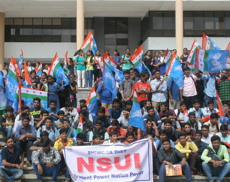 NSUI Workers Protest in front BJP Office In Hyderabad