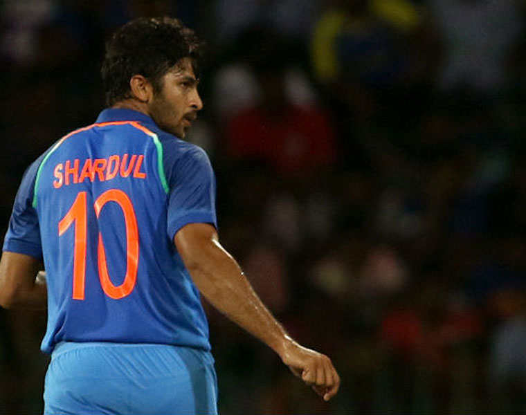 When Shardul Thakur took Mumbai local left people confused