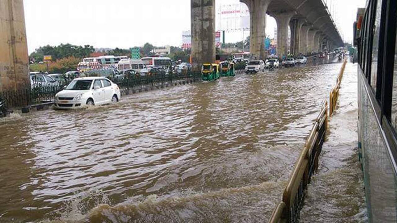 Rains bring Tamil Nadu to a grinding halt: Schools shut after met prediction, but where is the municipal admin minister?