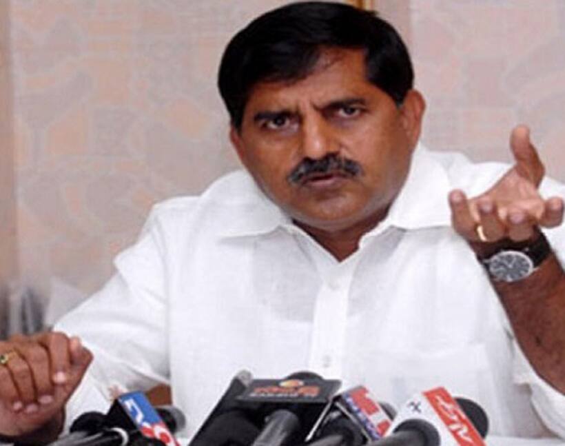 Tussle between Adinarayana and Subba Reddy leaves Naidu in a tight spot