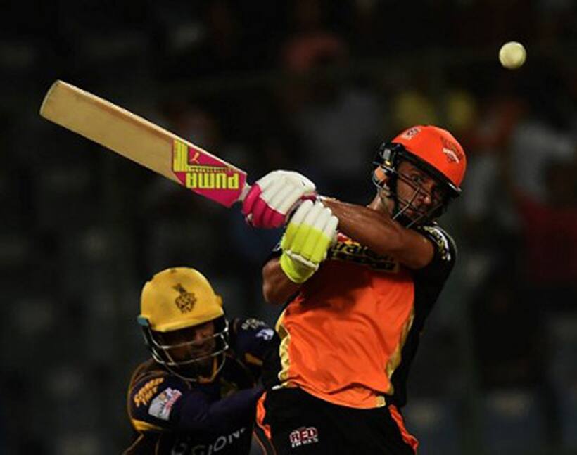 Yuvraj stars as Hyderabad topple Kolkata