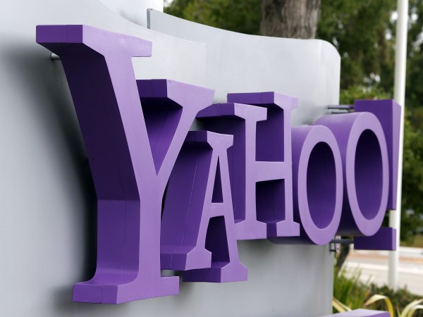 yahoo giving free website to business for year