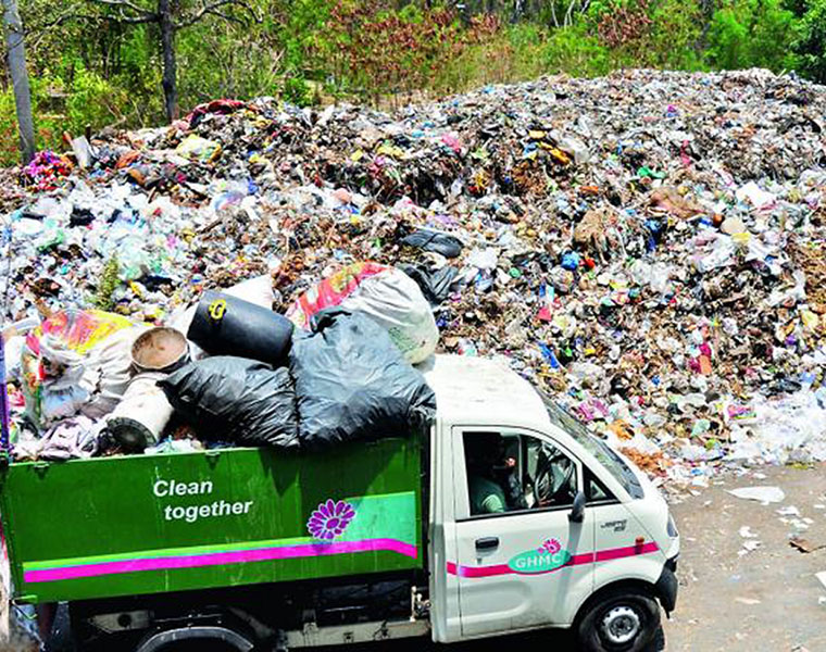 Hatti Municipal Workers in Dirty Places