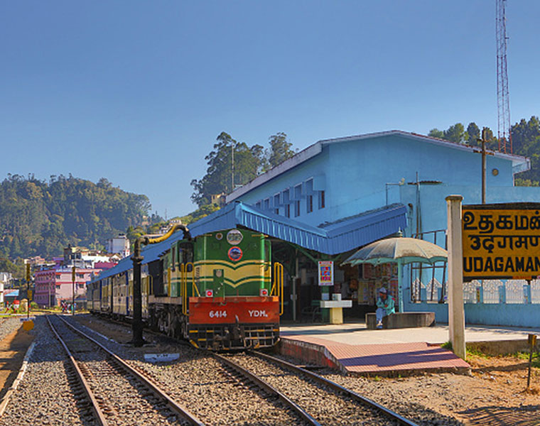 Railways tell Tamil Nadu police to buy tickets to travel by trains