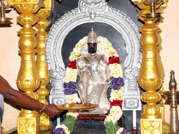 worshipping chennai saniswara temple near polichalur