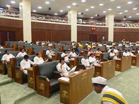 AP Assembly Adjourned as TDP, YSRCP legislators Protest lns