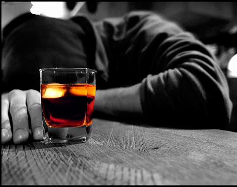 Lockdown In Karnataka Liquor Ban 17 People Commits Suicide