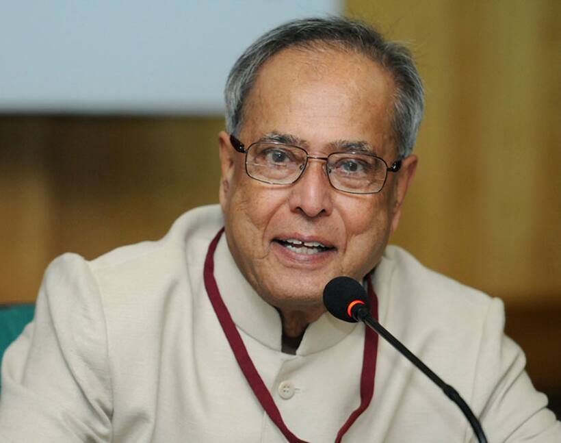 President Pranab Mukherjee gets farewell from PM Modi
