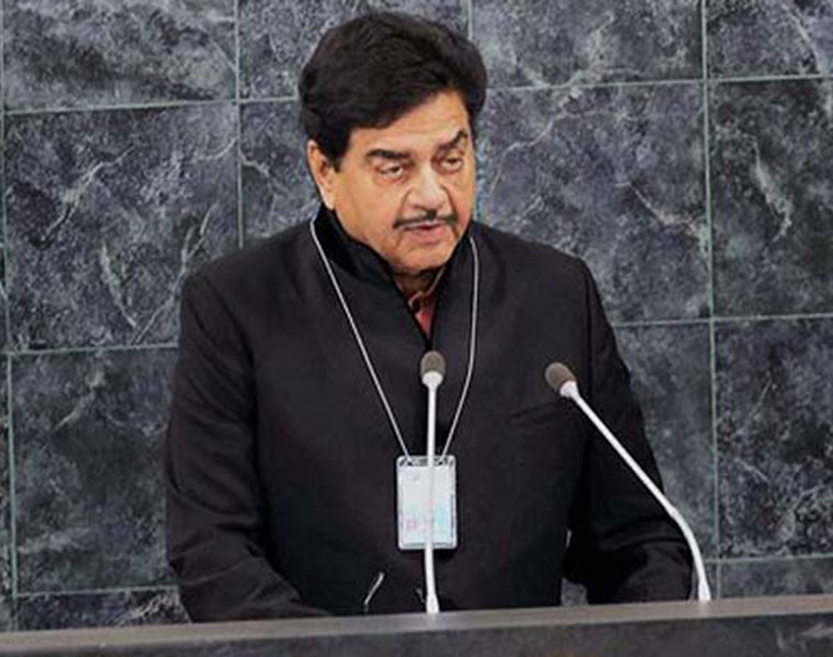 Shatrughan Sinha embarrasses BJP with his statement on Indira Gandhi