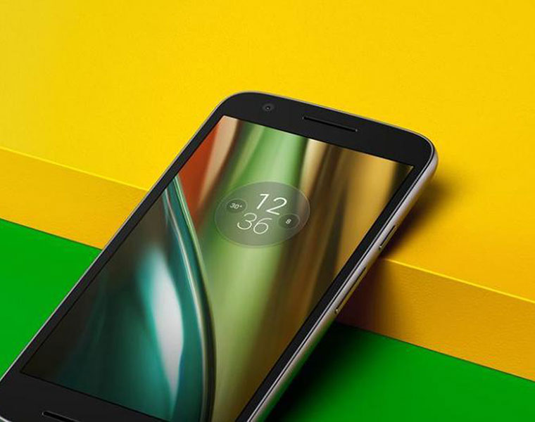 Moto E3 smartphone blasts