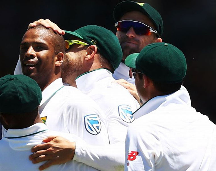 South Africa bounce back on eventful day