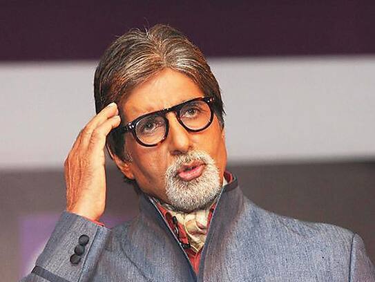 Amitabh in funny look in Russia