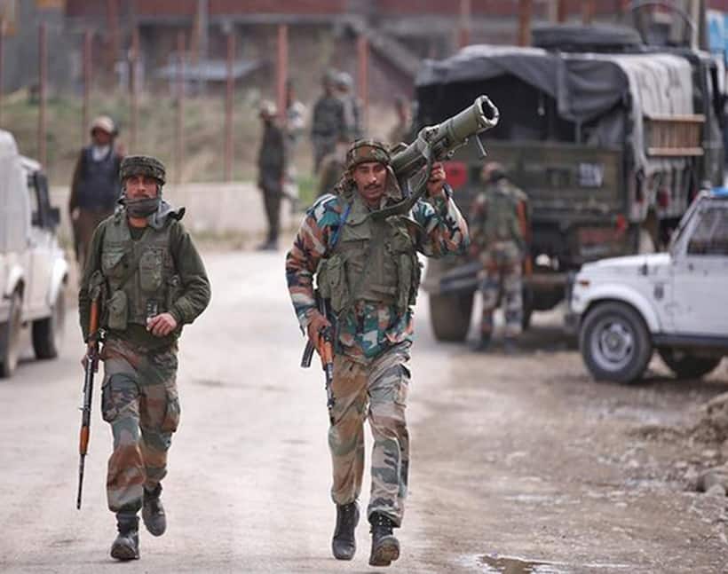 शोपियां मुठभेड़ में 4 आतंकी ढेर, पैरा कमांडो शहीद