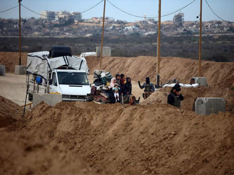 Israel cautions Palestinians on movements in prohibited Gaza areas after Netzarim corridor pullout