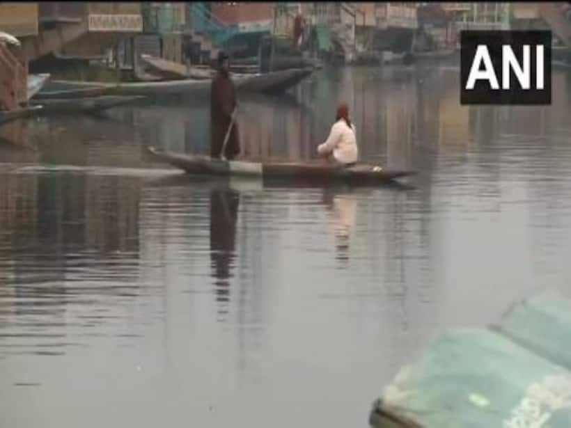 Winter grips Jammu and Kashmir: Freezing temperatures, snowfall hit Srinagar; Winter festivities draw tourists