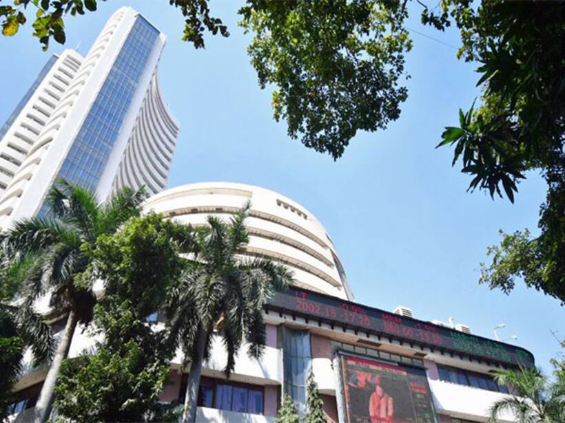Indian stocks open flat amid muted earnings outlook, FPI outflows